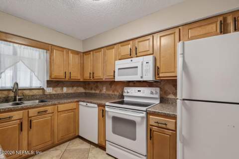 506 Clubhouse Court, Jacksonville FL - photo 13 of 31