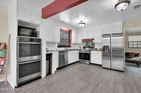 5538 Anchor Lane, Jacksonville FL - photo 7 of 38