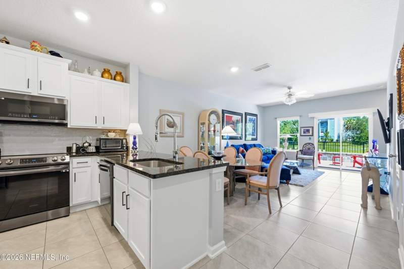 2 bedroom Townhouse at 7769 Legacy Trail, Bay Pointe North, Jacksonville — photo 4