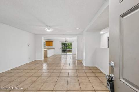 9683 Hazel Lake Drive, Jacksonville FL - photo 7 of 56