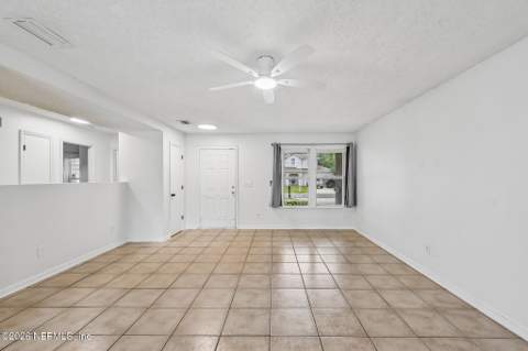 9683 Hazel Lake Drive, Jacksonville FL - photo 9 of 56