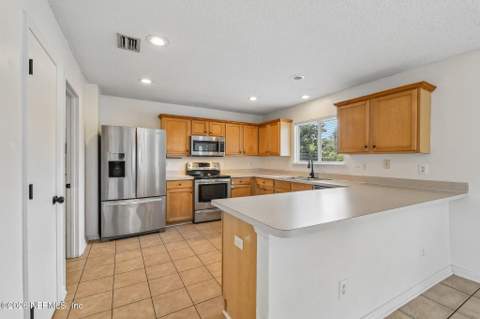 9683 Hazel Lake Drive, Jacksonville FL - photo 14 of 56