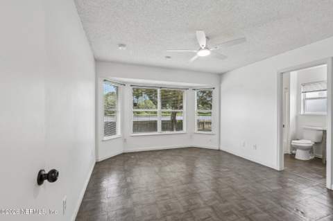9683 Hazel Lake Drive, Jacksonville FL - photo 18 of 56
