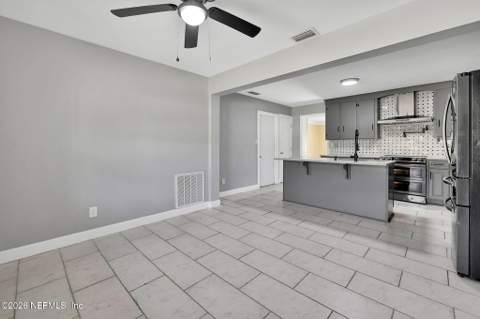 3915 Anvers Boulevard, Jacksonville FL - photo 7 of 34