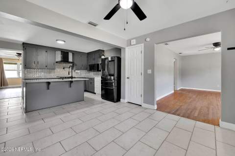 3915 Anvers Boulevard, Jacksonville FL - photo 8 of 34