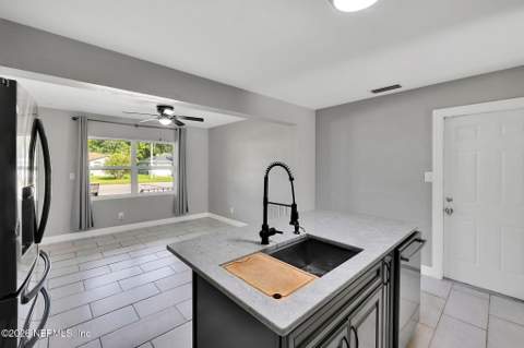 3915 Anvers Boulevard, Jacksonville FL - photo 13 of 34