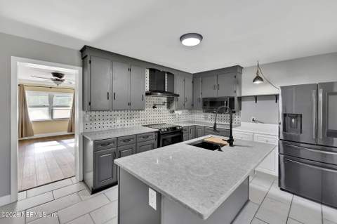3915 Anvers Boulevard, Jacksonville FL - photo 10 of 34