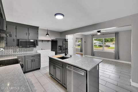 3915 Anvers Boulevard, Jacksonville FL - photo 9 of 34