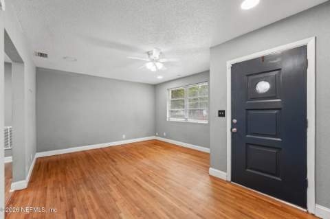 8306 Eaton Avenue, Jacksonville FL - photo 8 of 40