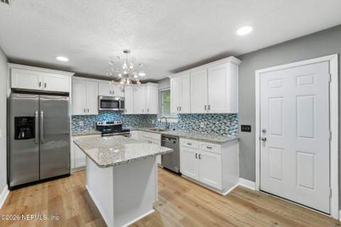 8306 Eaton Avenue, Jacksonville FL - photo 11 of 40