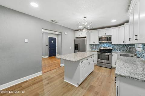 8306 Eaton Avenue, Jacksonville FL - photo 12 of 40