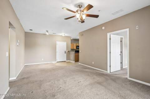 3671 Kirkpatrick Circle #15-2, Jacksonville FL - photo 13 of 35