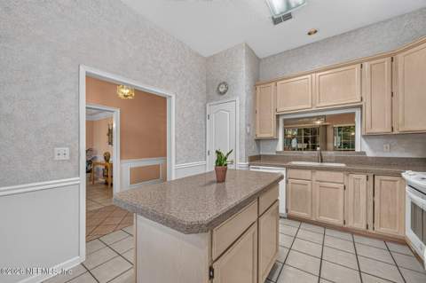 4821 Hawks Landing Court, Jacksonville FL - photo 12 of 36