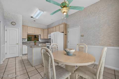 4821 Hawks Landing Court, Jacksonville FL - photo 16 of 36