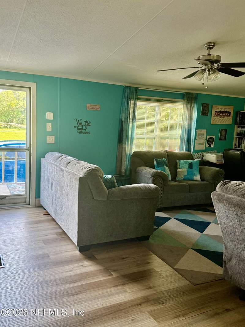 3 bedroom Manufactured Home at 525 N St Johns Street, Ravenswood, St. Augustine — photo 3