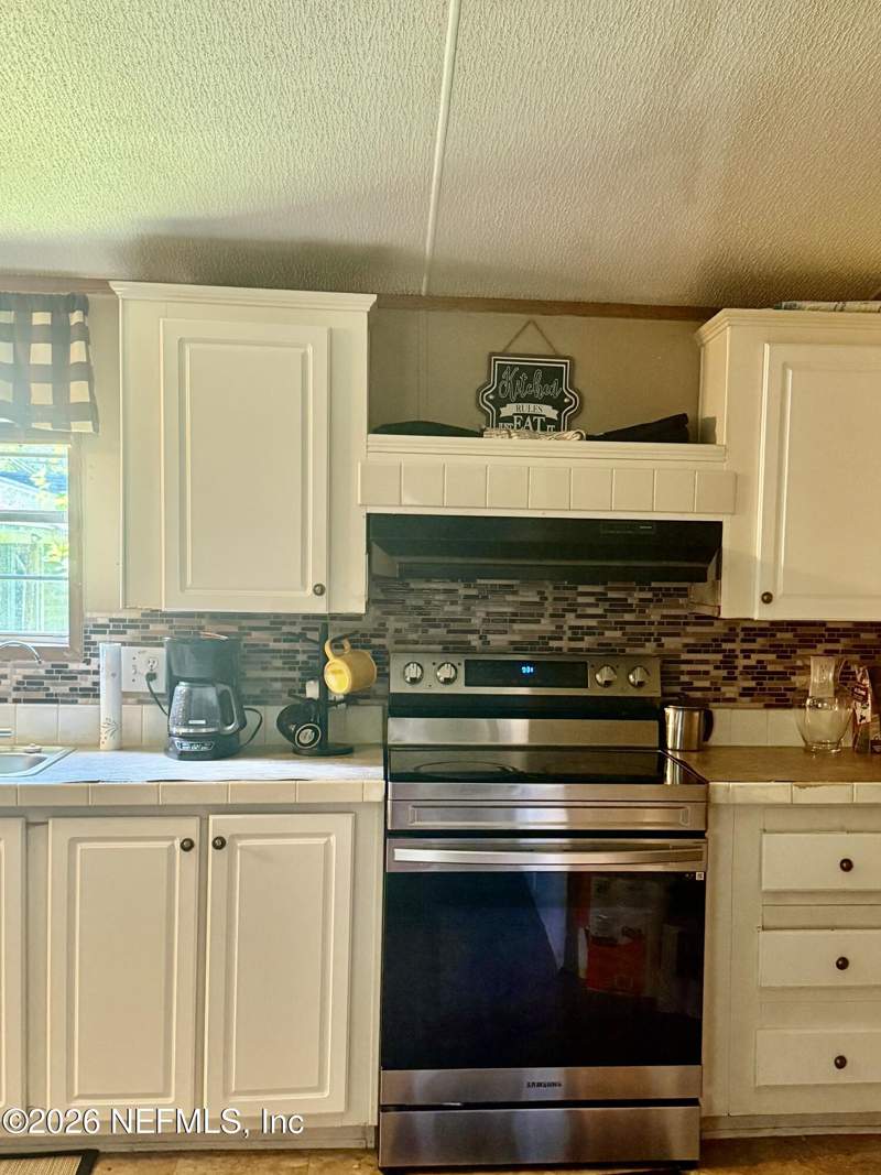 3 bedroom Manufactured Home at 525 N St Johns Street, Ravenswood, St. Augustine — photo 4