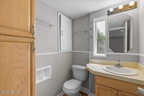 8712 Mathonia Avenue, Jacksonville FL - photo 14 of 34