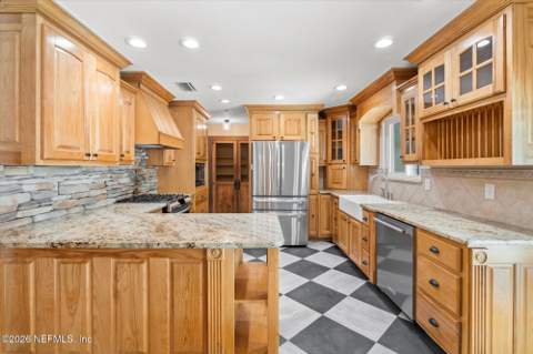 109 Oak Tree Lane, Palatka FL - photo 7 of 61