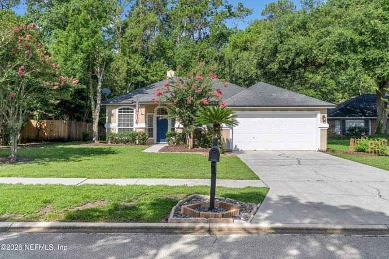 3 bedroom Single Family Residence at 12944 Summerwind Lane, Heather Glen, Jacksonville — photo 2