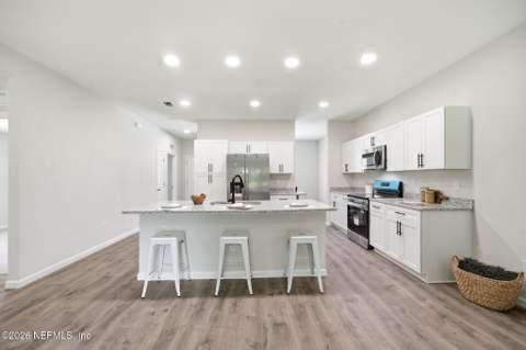 433 Ponce Boulevard, Jacksonville FL - photo 8 of 27