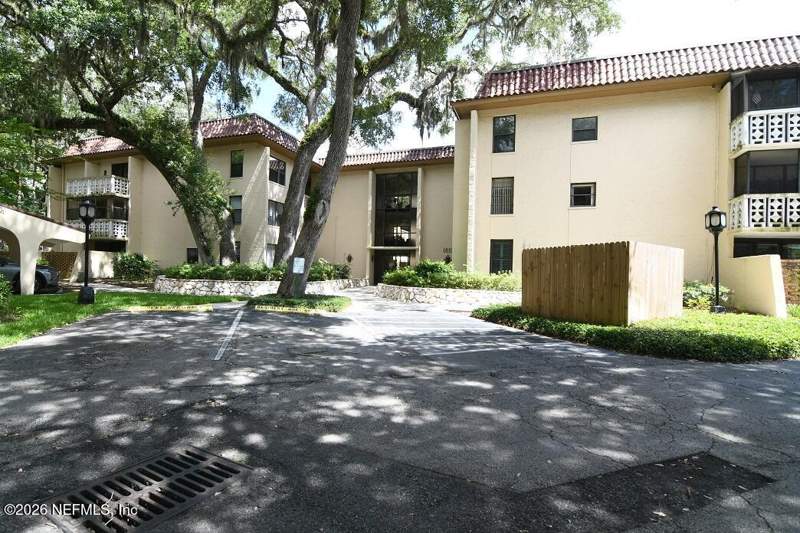 2 bedroom Condominium at 1810 Sevilla Boulevard #202, Sevilla, Atlantic Beach — photo 3