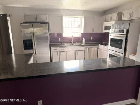 9806 Priory Avenue, Jacksonville FL - photo 11 of 24