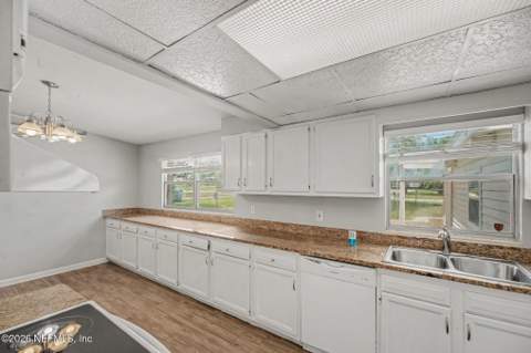919 Crest Drive, Jacksonville FL - photo 6 of 20