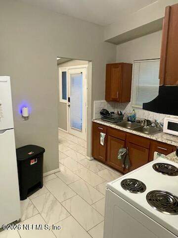 6959 Bernay Avenue, Jacksonville FL - photo 7 of 11