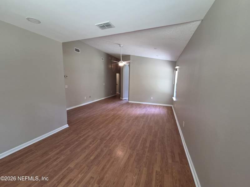 3 bedroom Single Family Residence at 612 S Vermont Avenue, Idlewild Park, Green Cove Springs — photo 2