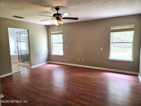 612 S Vermont Avenue, Green Cove Springs FL - photo 9 of 12
