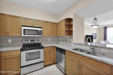 10435 Midtown Parkway #415, Jacksonville FL - photo 6 of 10