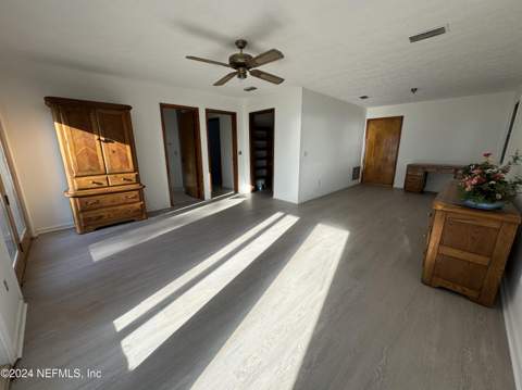 3832 Sandy Shores Drive, Jacksonville FL - photo 15 of 48
