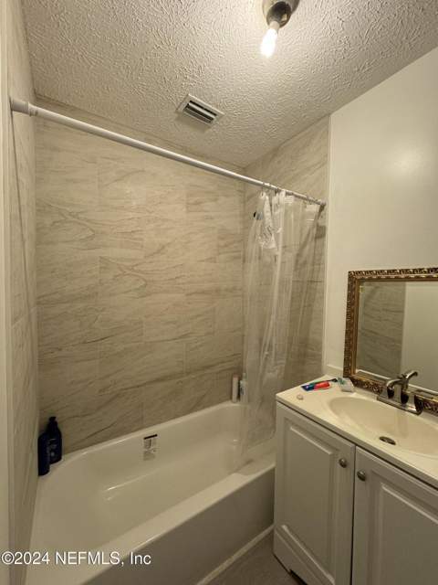 3832 Sandy Shores Drive, Jacksonville FL - photo 19 of 48