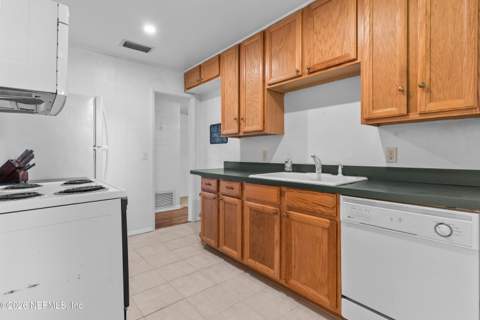 4611 Westfield Road, Jacksonville FL - photo 13 of 44