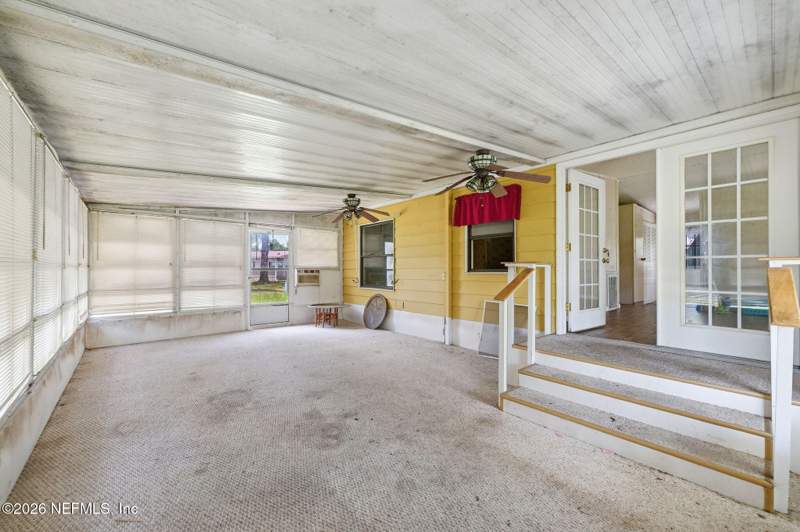 2 bedroom Manufactured Home at 100 ALLIGATOR Circle, Metes & Bounds, Crescent City — photo 3