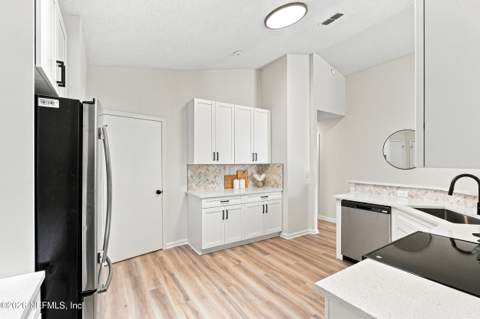 11987 Arbor Lake Drive, Jacksonville FL - photo 12 of 32