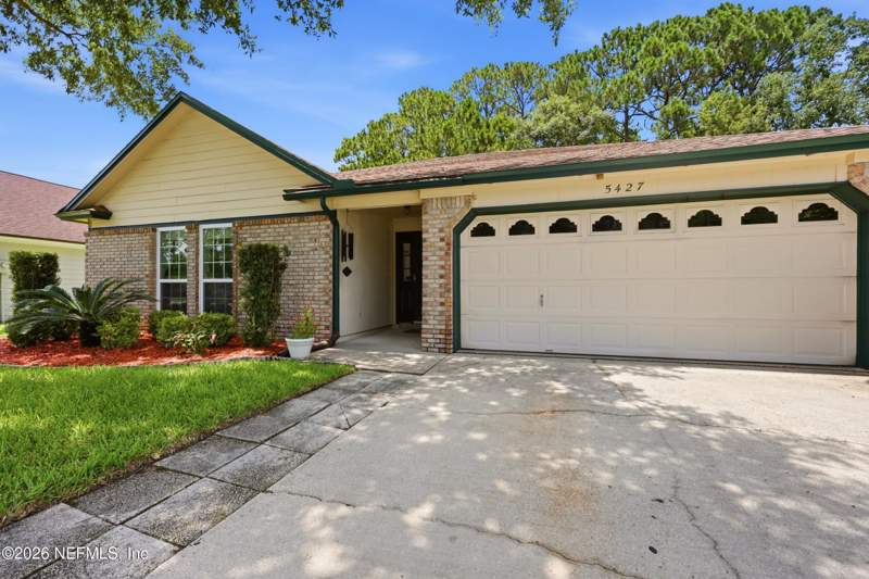 3 bedroom Single Family Residence at 5427 Blue Pacific Drive, Brookhollow, Jacksonville — photo 3