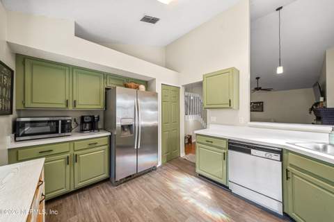 7764 Mystic Point Court, Jacksonville FL - photo 11 of 30