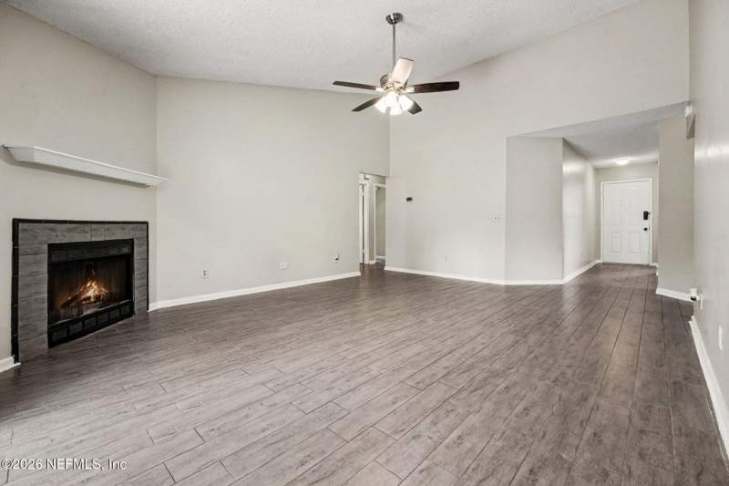 3 bedroom Single Family Residence at 924 Aries Road, Phoenix Park, Jacksonville — photo 2
