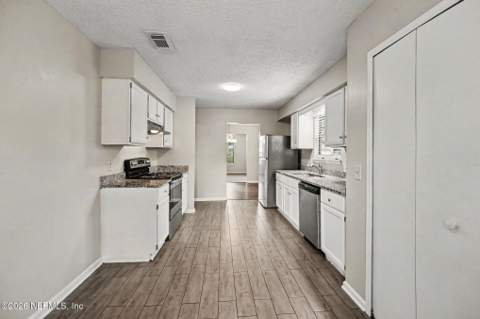 924 Aries Road, Jacksonville FL - photo 8 of 22