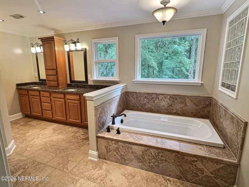 5 bedroom Single Family Residence at 1816 Spiceberry Circle, The Woods, Jacksonville — photo 4