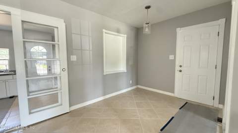 4034 Tyndale Drive, Jacksonville FL - photo 9 of 19