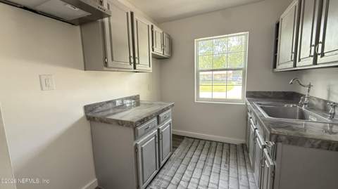 4034 Tyndale Drive, Jacksonville FL - photo 8 of 19