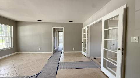 4034 Tyndale Drive, Jacksonville FL - photo 10 of 19