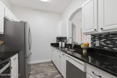 7990 Baymeadows Road #812, Jacksonville FL - photo 7 of 31