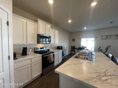 2587 Oak Stream Drive, Green Cove Springs FL - photo 15 of 48