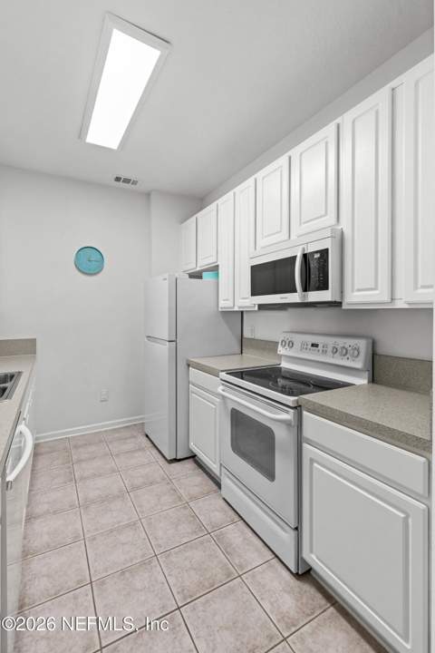 7801 Point Meadows Drive #2302, Jacksonville FL - photo 16 of 56