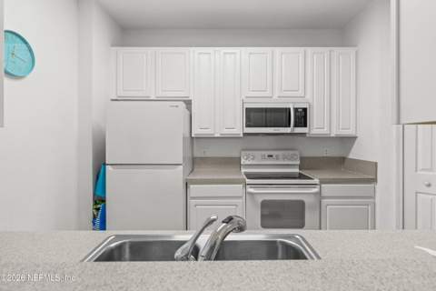 7801 Point Meadows Drive #2302, Jacksonville FL - photo 19 of 56