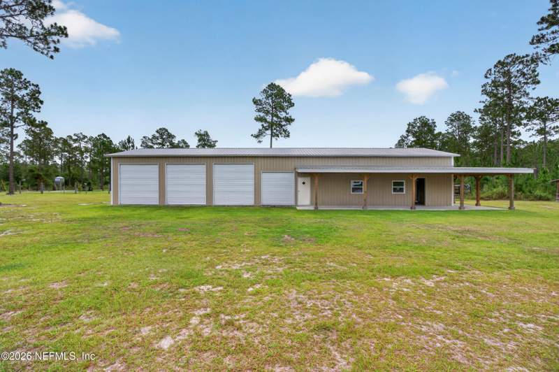 5 bedroom Single Family Residence at 14157 Glen Farms Drive, Farms At Glen Plantation, Glen St. Mary — photo 5