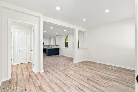 4358 Longfellow Street, Jacksonville FL - photo 9 of 63